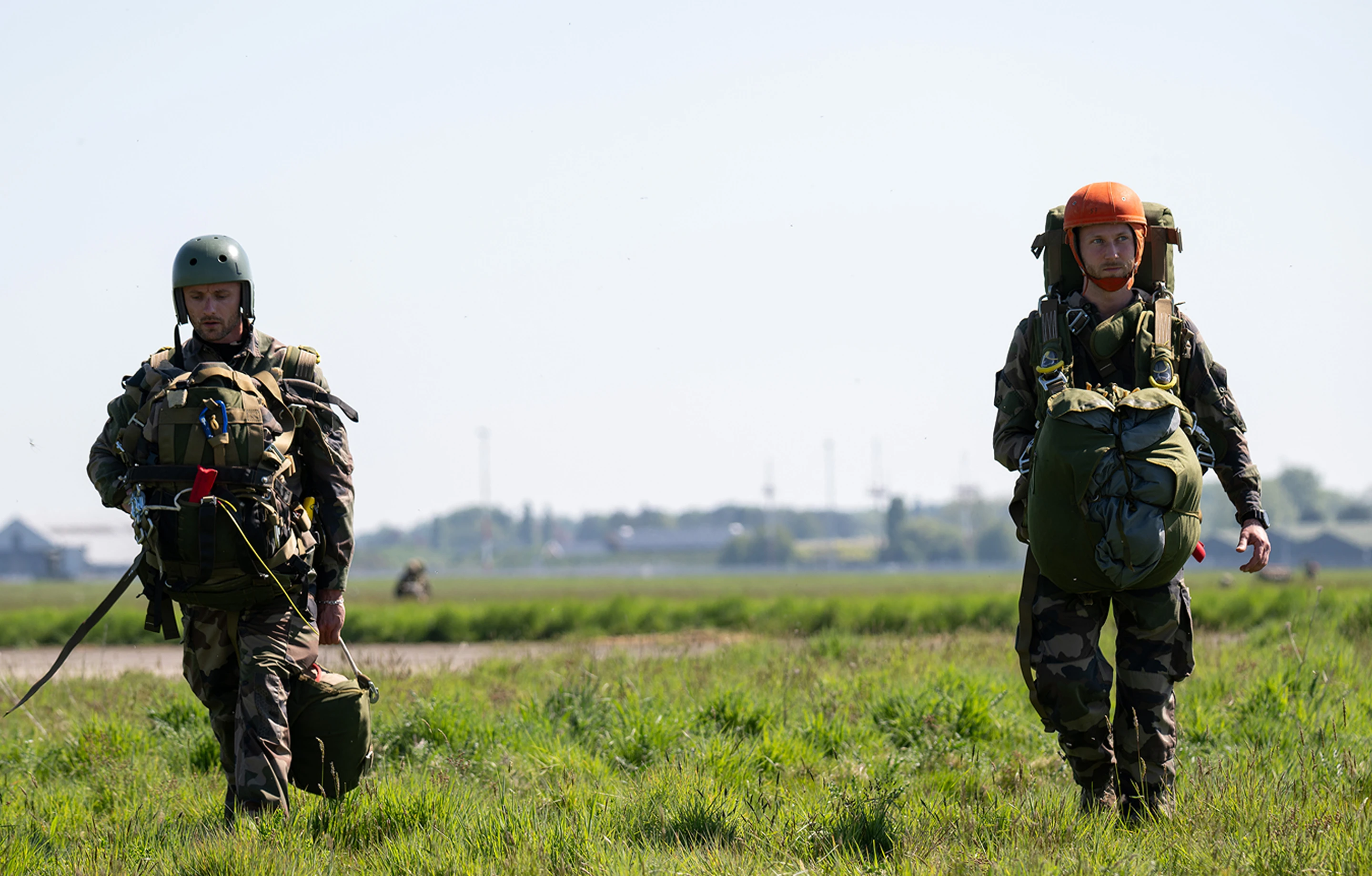 Devenir équipier parachutiste de l'air militaire